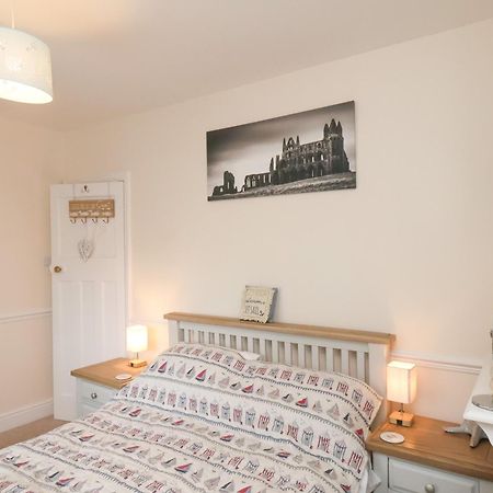 Over Esk Whitby Exterior photo